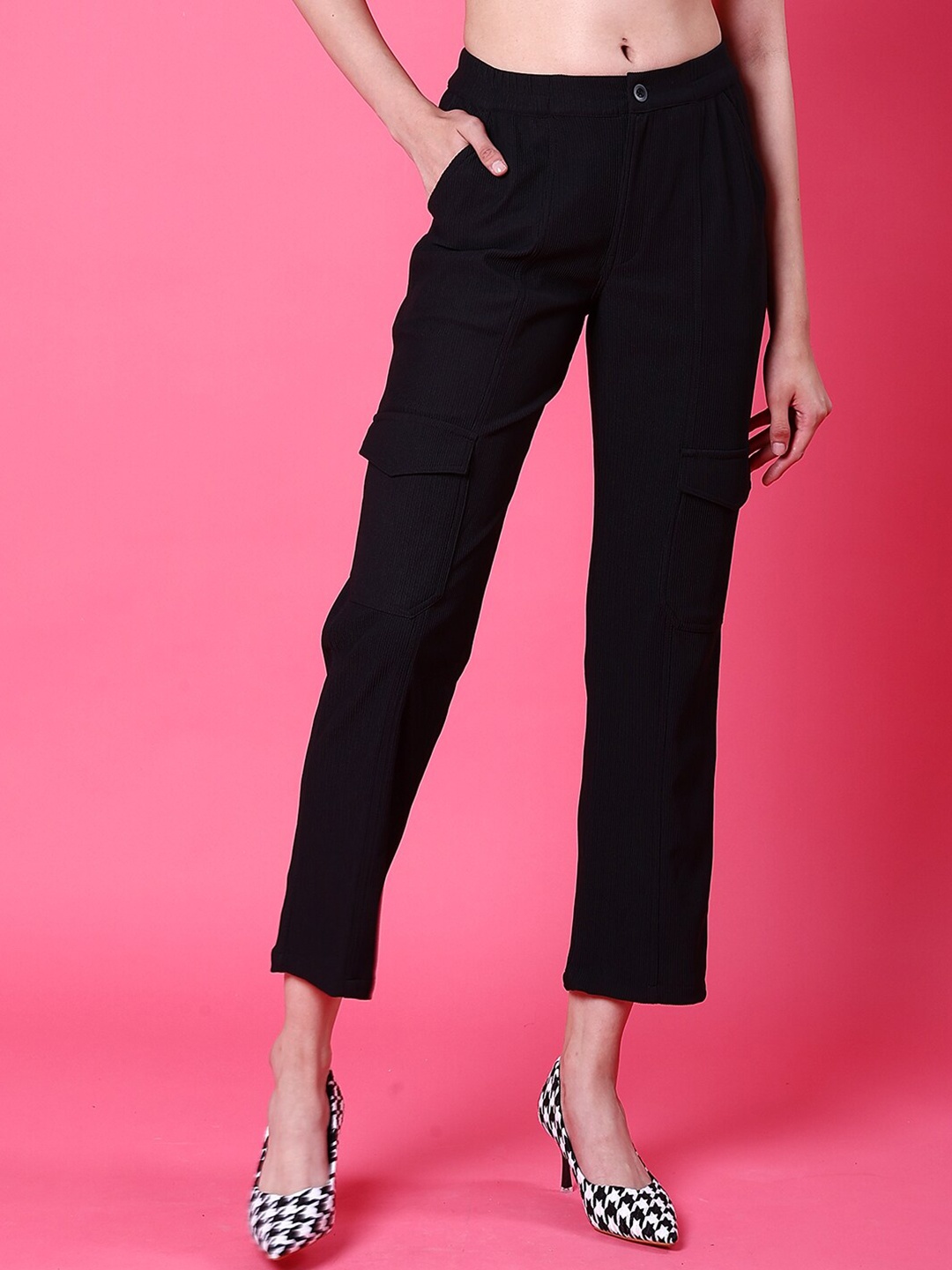 

Freehand by The Indian Garage Co Women Tapered Fit Cropped Mid-Rise Flat-Front Plain Trousers, Black