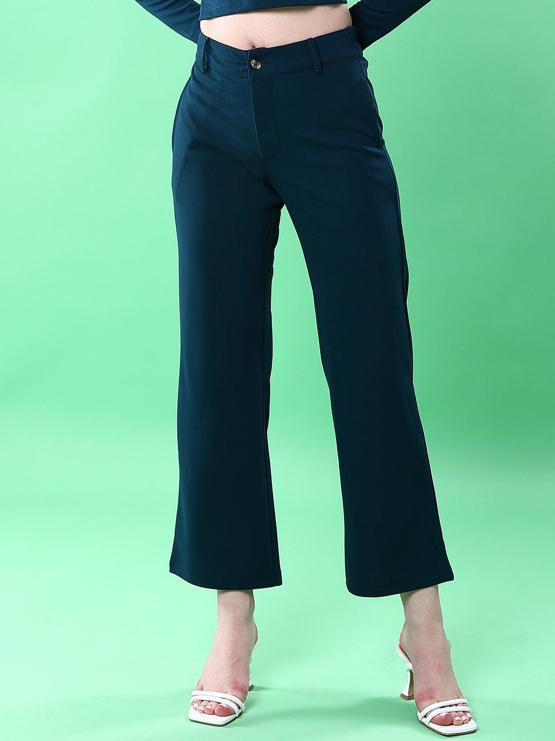 

Freehand by The Indian Garage Co Women Green Tapered Fit Mid-Rise Cropped Trousers