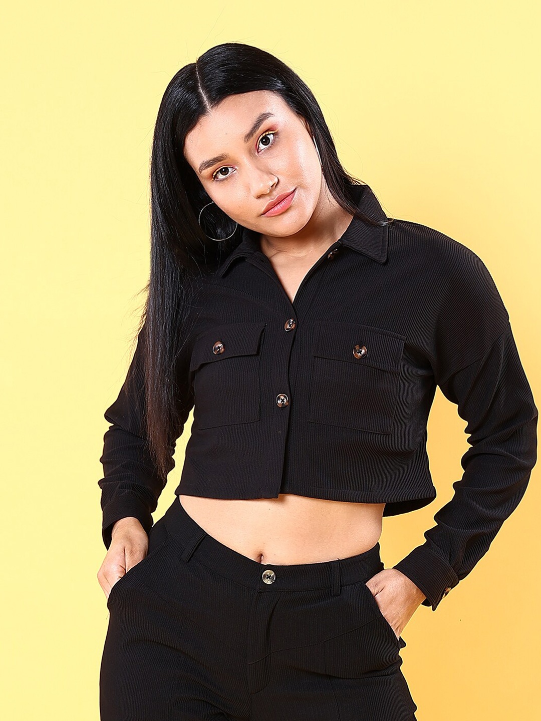 

Freehand by The Indian Garage Co Black Spread Collar Cropped Open Front Jacket