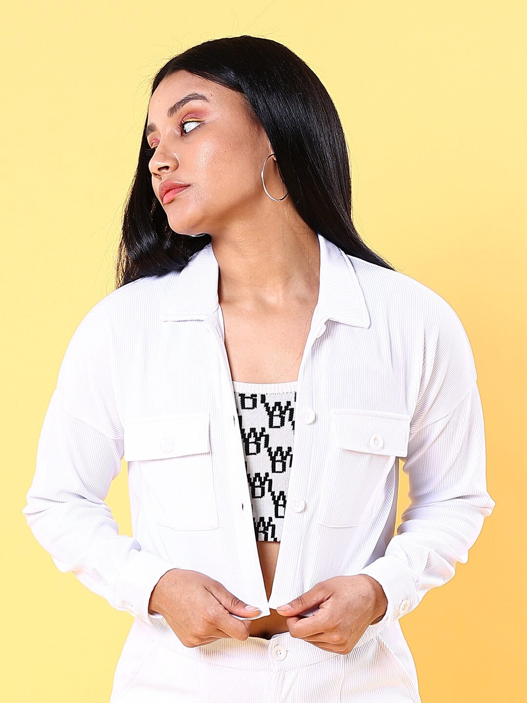 

Freehand by The Indian Garage Co White Spread Collar Long Sleeves Crop Tailored Jacket