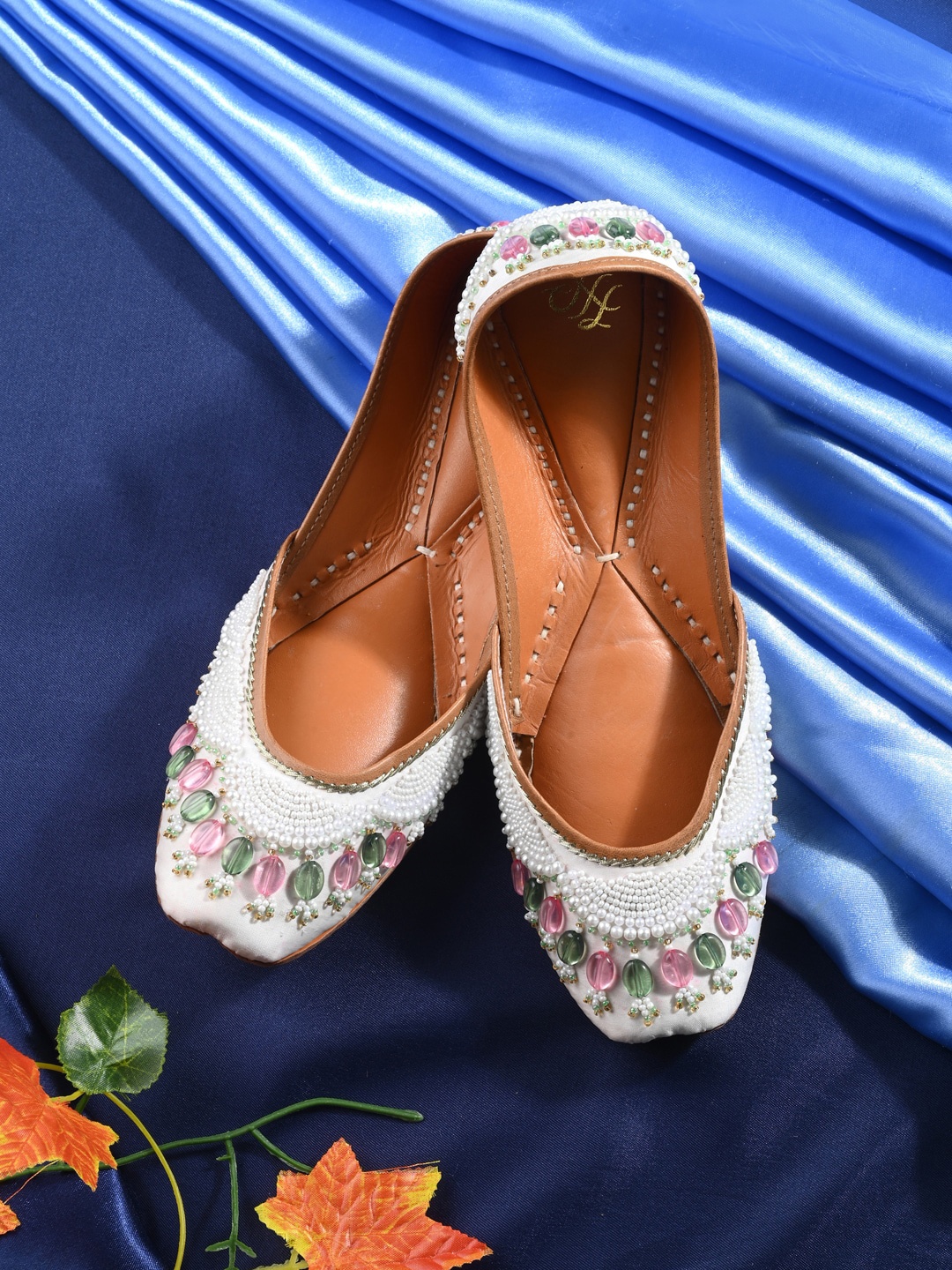

House of Pataudi Embellished Ethnic Mojaris, White