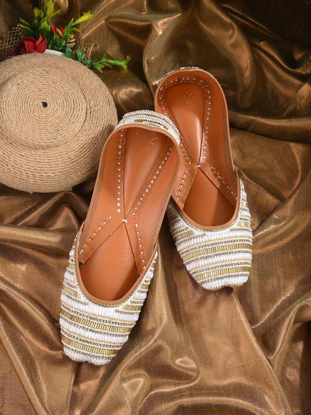 

House of Pataudi Embellished Ethnic Mojaris, White
