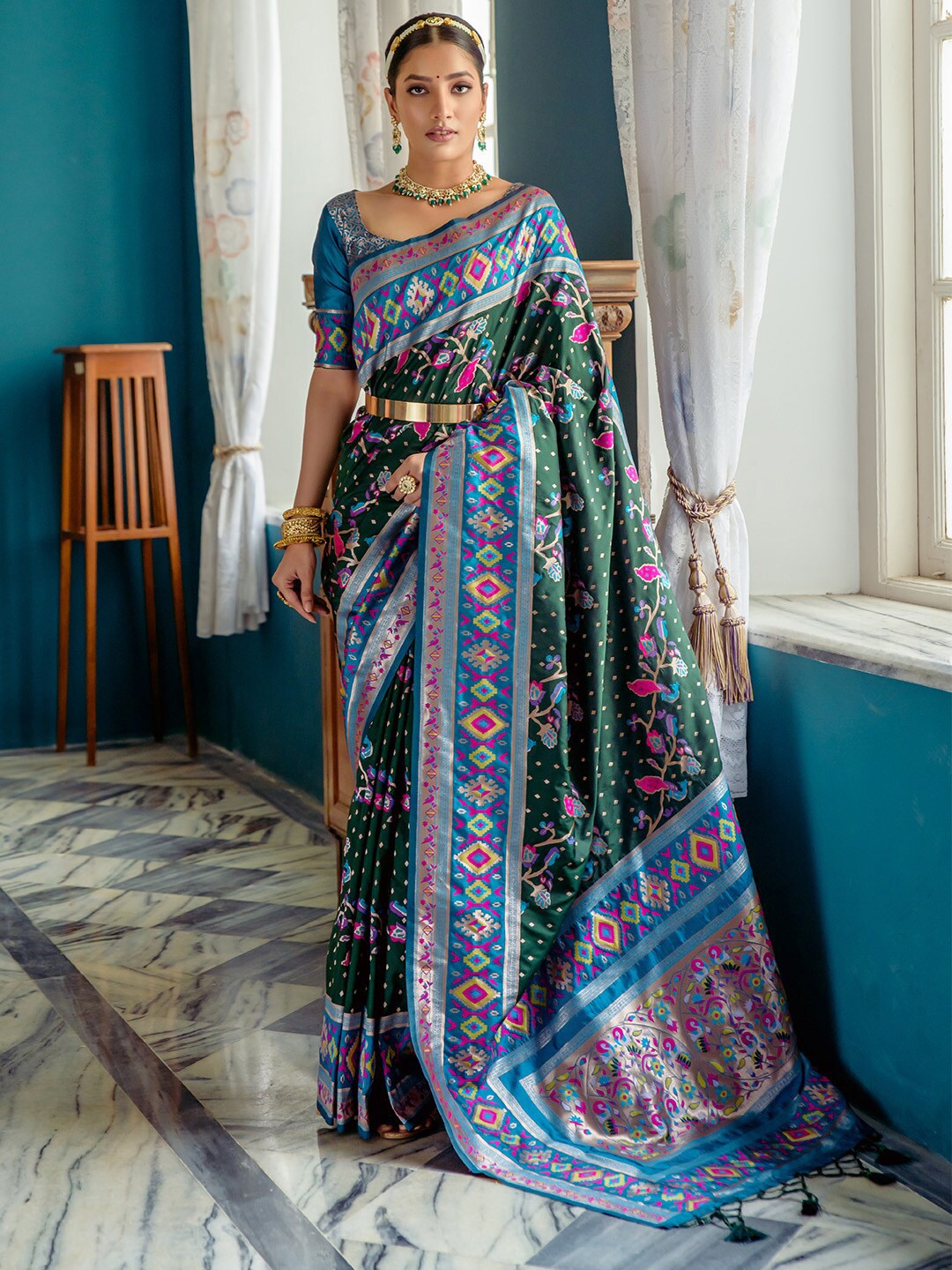 

KARAGIRI Woven Design Silk Blend Paithani Saree, Green