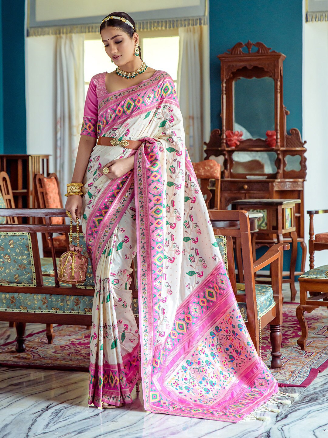

KARAGIRI Woven Design Silk Blend Paithani Saree, Off white