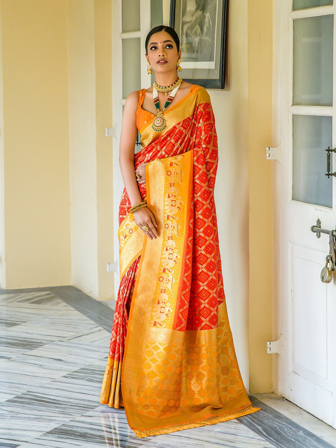 

KARAGIRI Woven Design Zari Silk Blend Banarasi Saree, Red