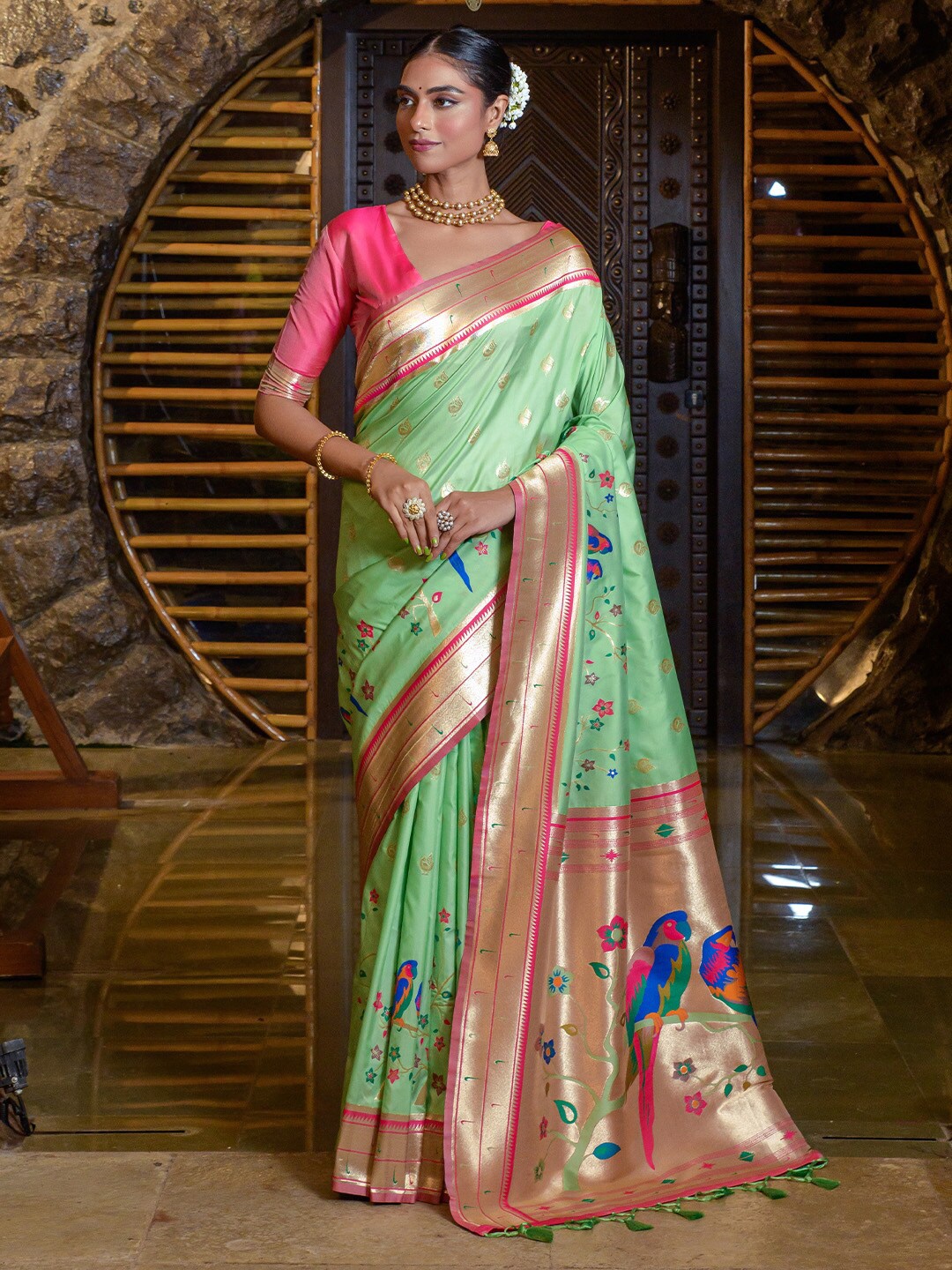 

KARAGIRI Ethnic Motif Woven Design Zari Paithani Saree, Green