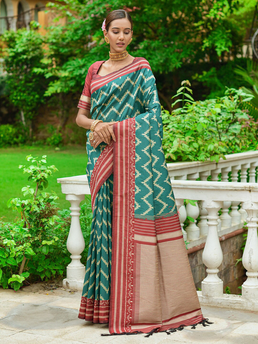 

KARAGIRI Geometric Woven Design Saree, Teal