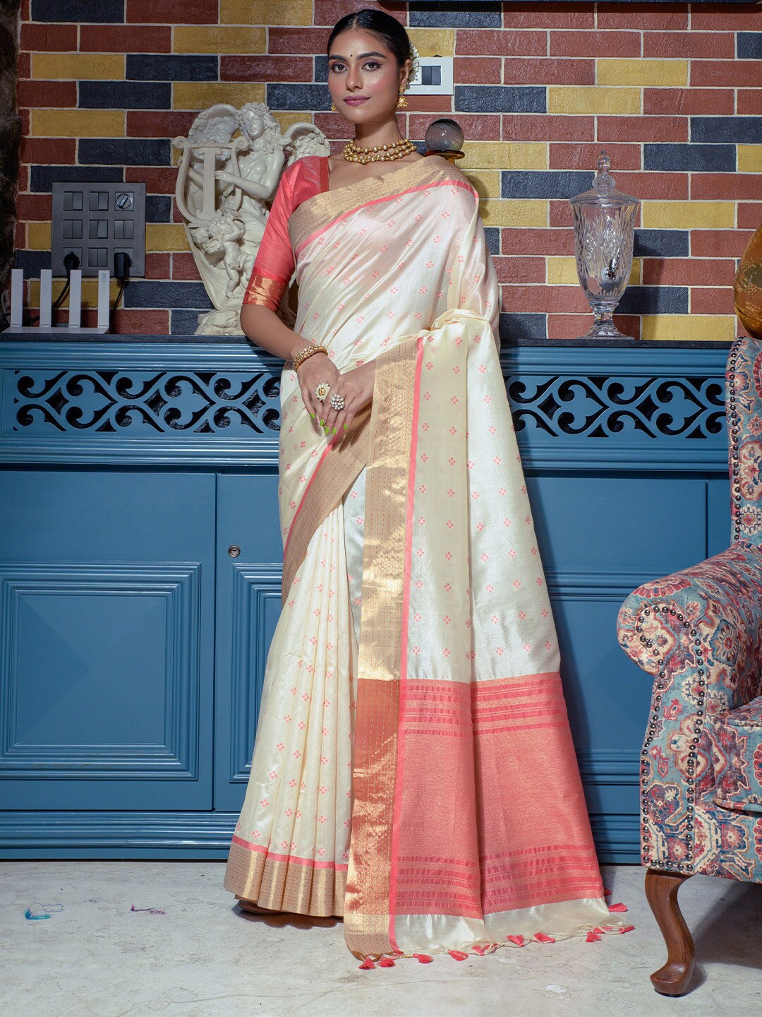 

KARAGIRI Woven Design Zari Saree, White
