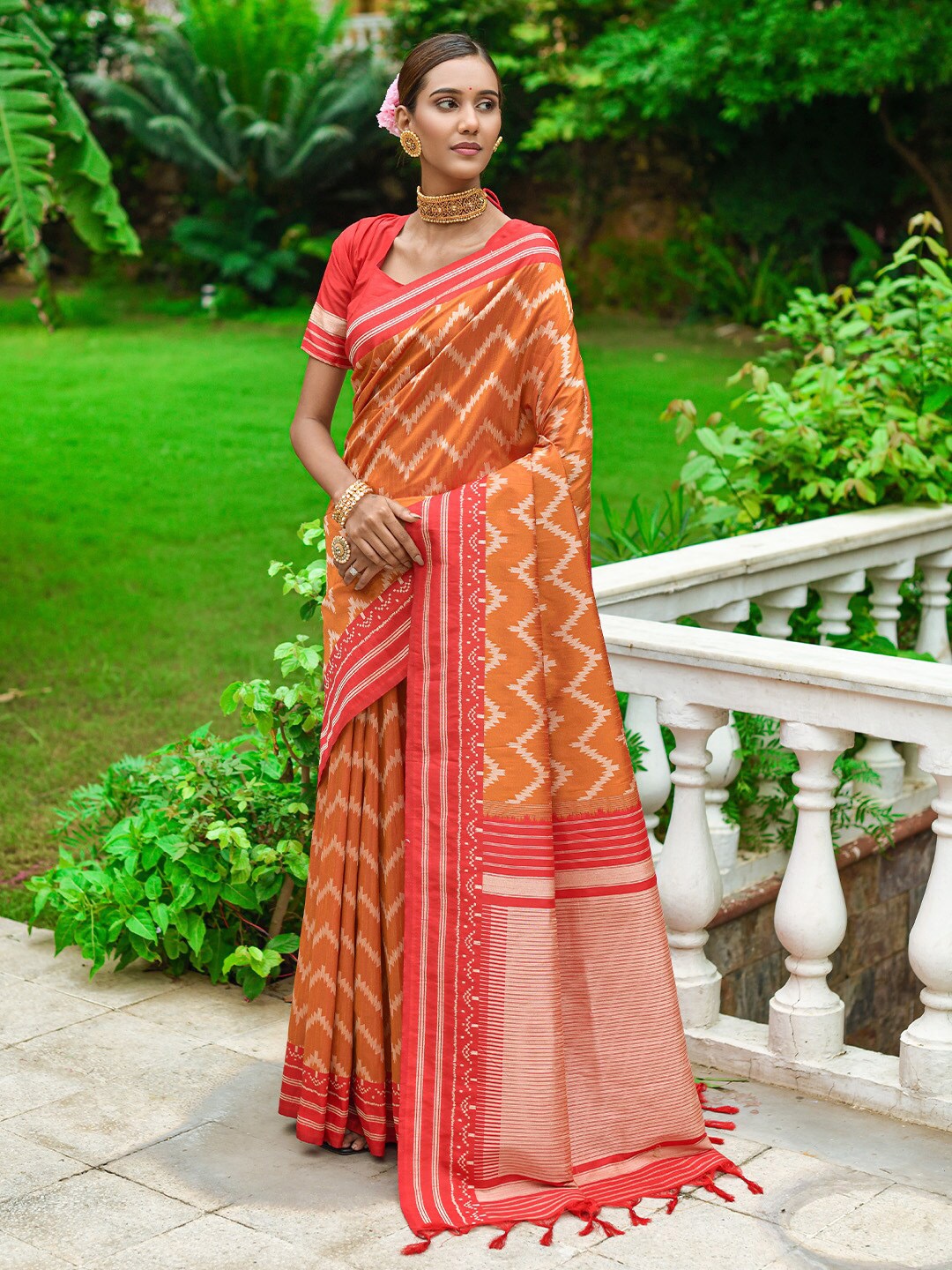 

KARAGIRI Geometric Printed Saree, Orange