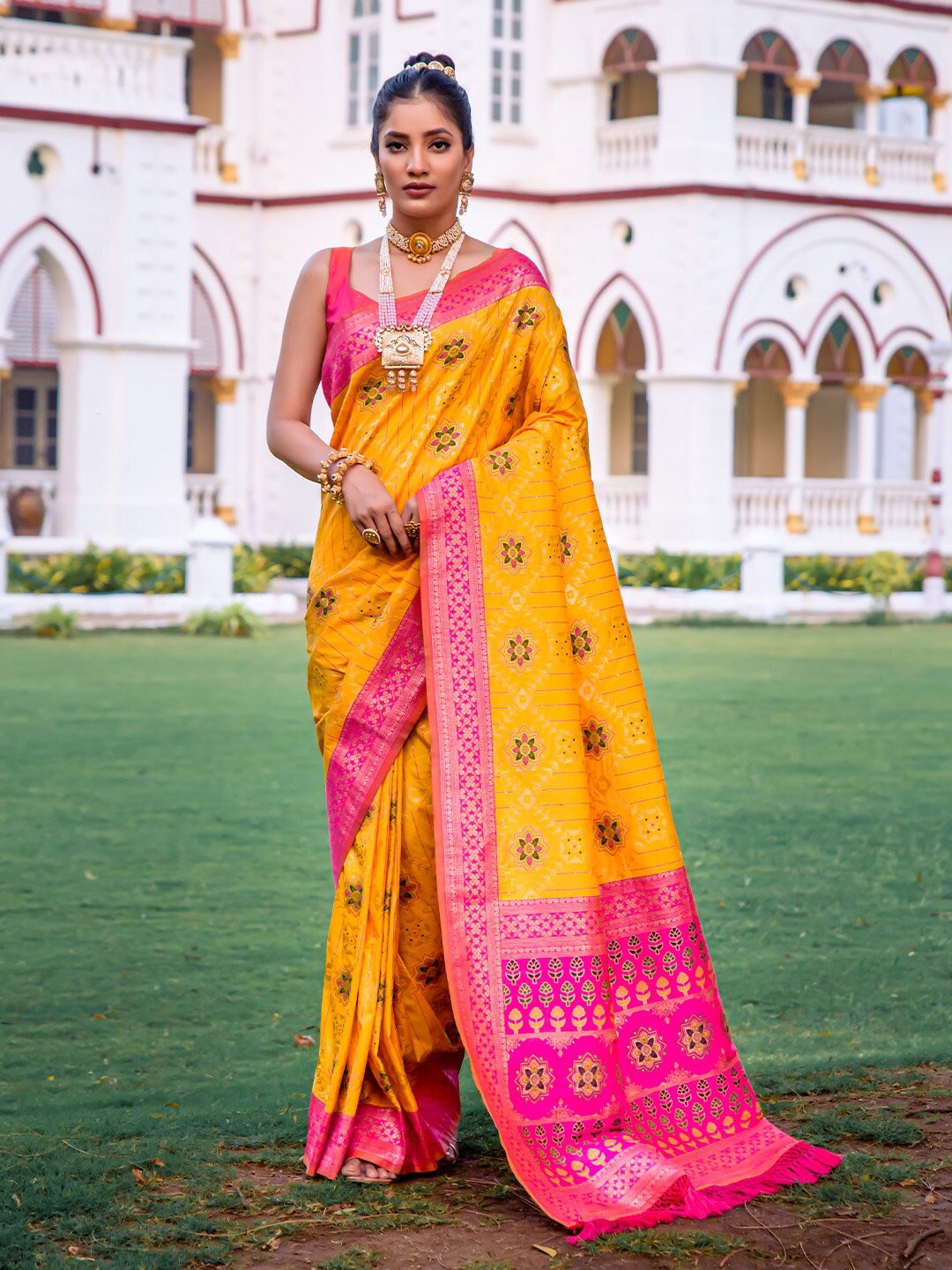 

KARAGIRI Woven Design Zari Patola Saree, Yellow