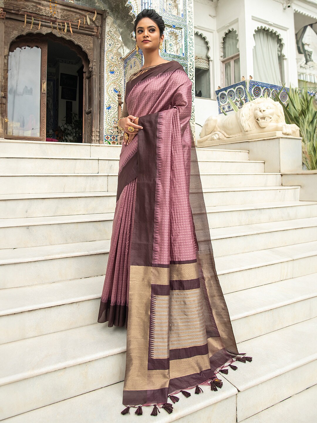 

KARAGIRI Ethnic Motifs Woven Design Saree, Purple