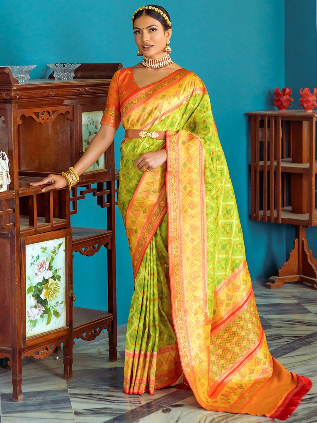 

KARAGIRI Woven Design Zari Silk Blend Patola Saree, Lime green