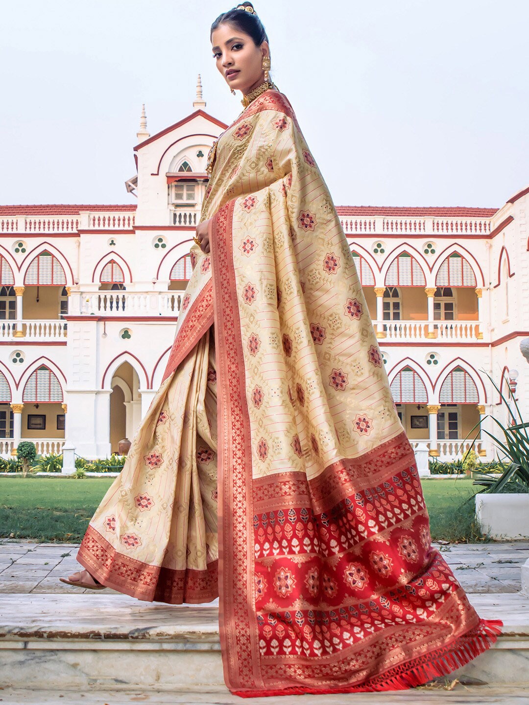 

KARAGIRI Ethnic Motifs Woven Design Zari Detail Patola Saree, Cream
