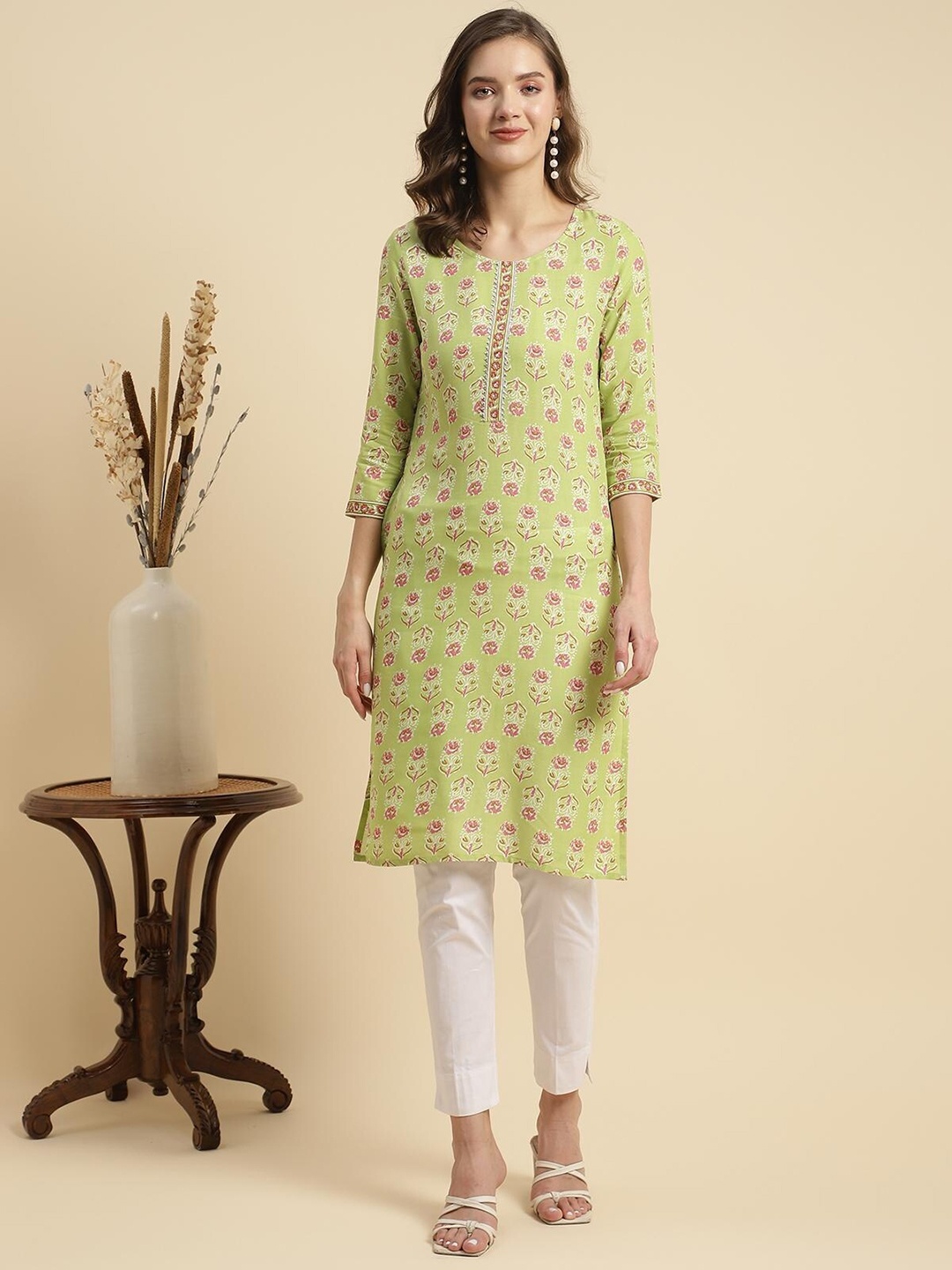 

Rangita Ethnic Motifs Printed Straight Regular Kurta, Green