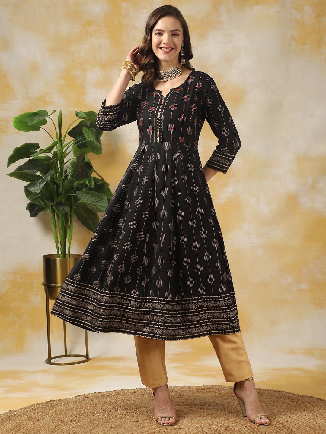 

Rangita Geometric Printed Gotta Patti Anarkali Kurta, Black