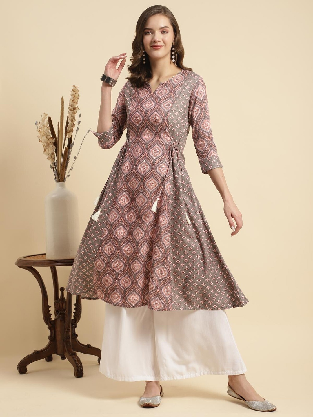 

Rangita Ethnic Motifs Printed Anarkali Kurta, Grey