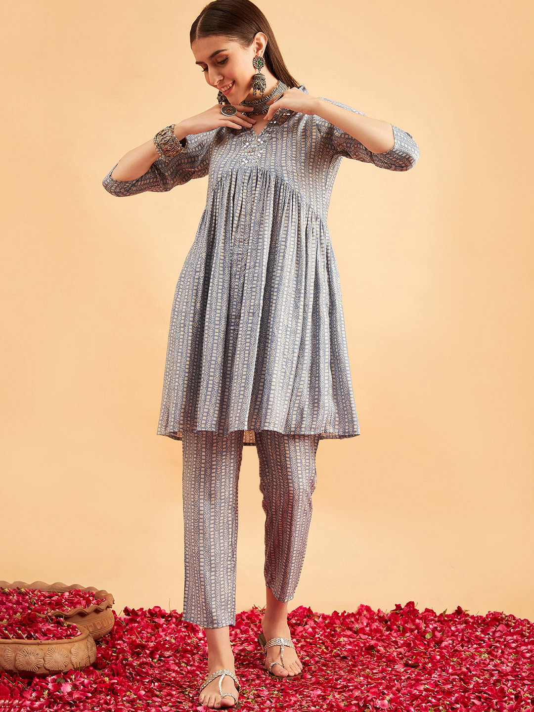 

Sangria Printed Anarkali Kurta & Trouser With Dupatta, Blue