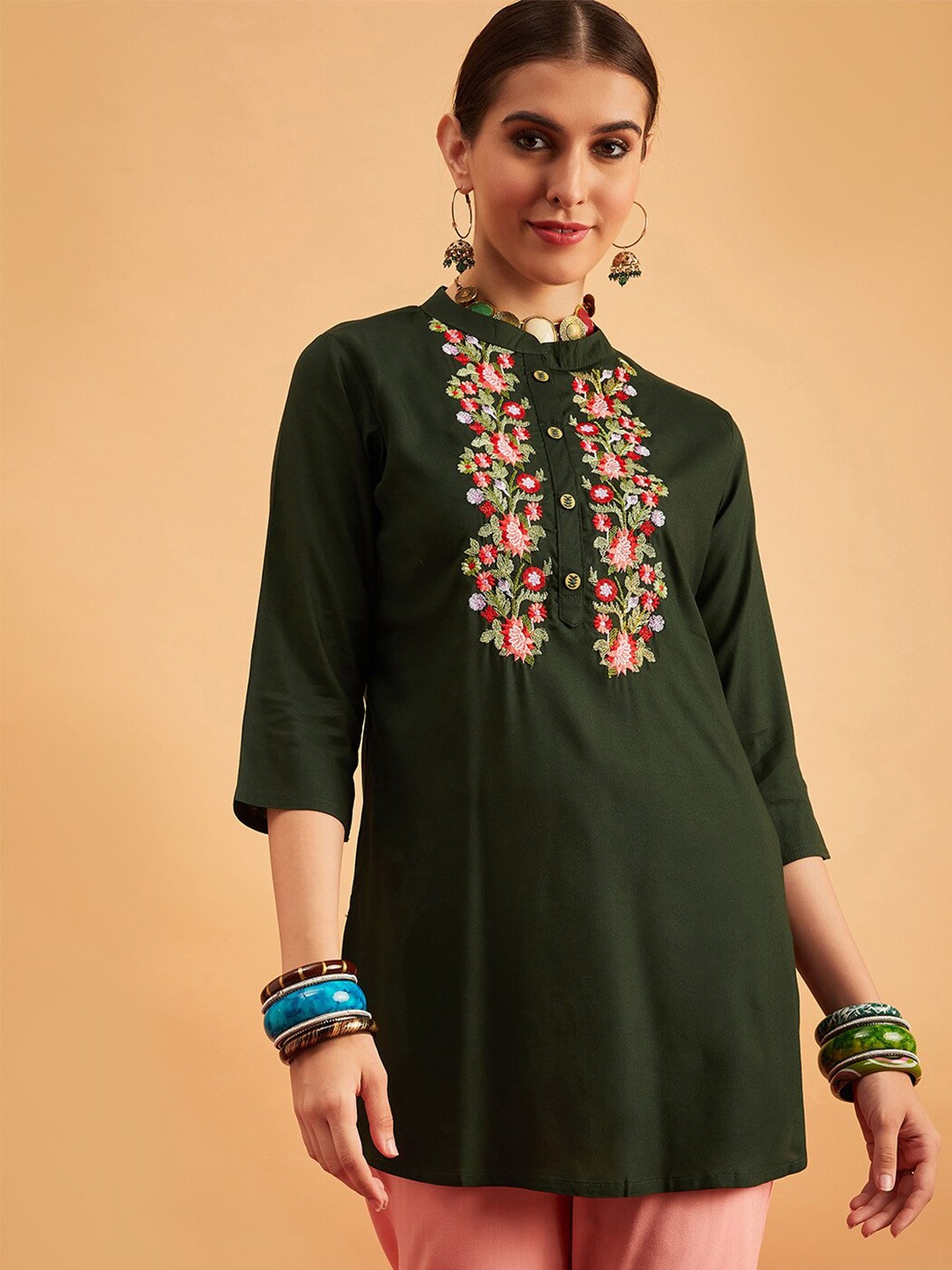 

Sangria Floral Yoke Deisgn Thread Work Straight Kurti, Green