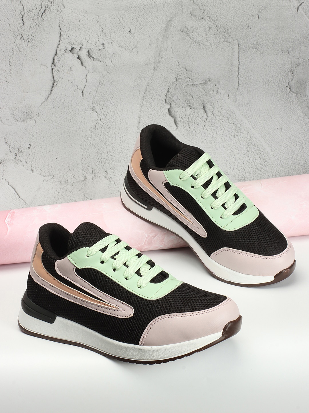 

OPHELIA Women Colourblocked Lace-Up Sneakers, Black