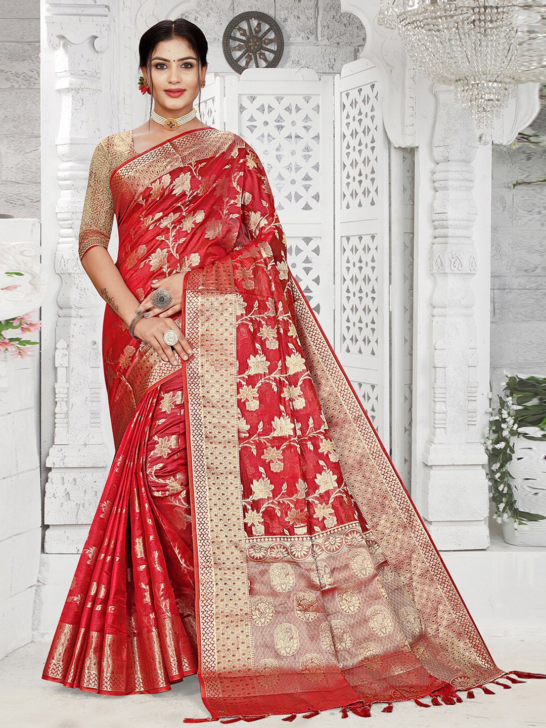 

Pisara Woven Design Zari Organza Saree, Red