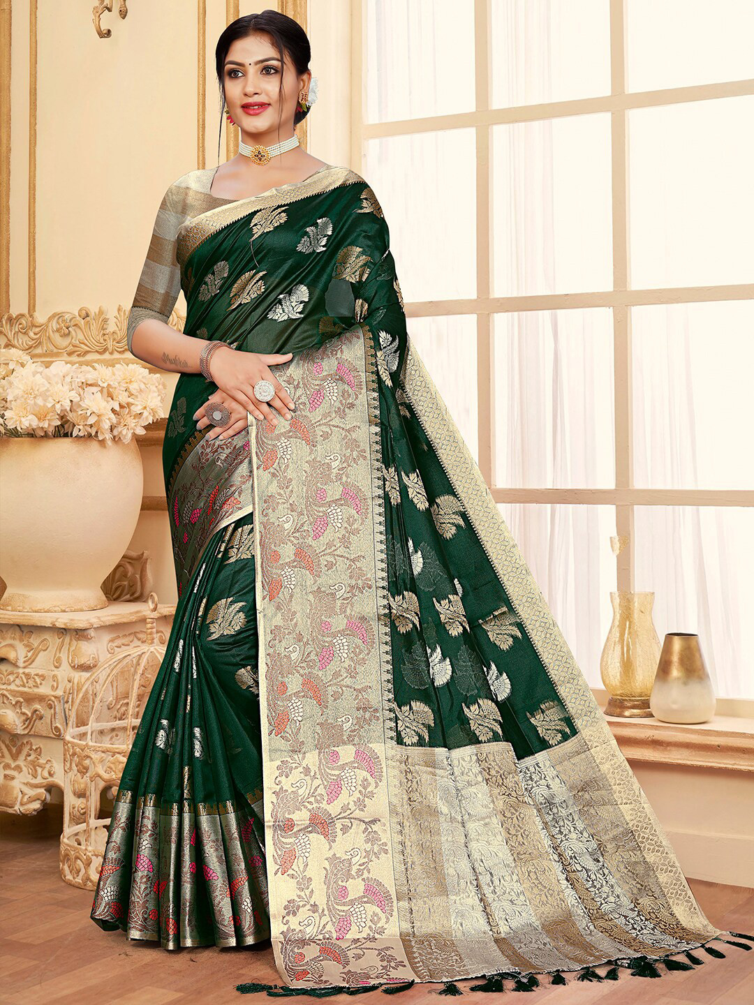 

Pisara Ethnic Motifs Woven Design Zari Organza Saree, Green