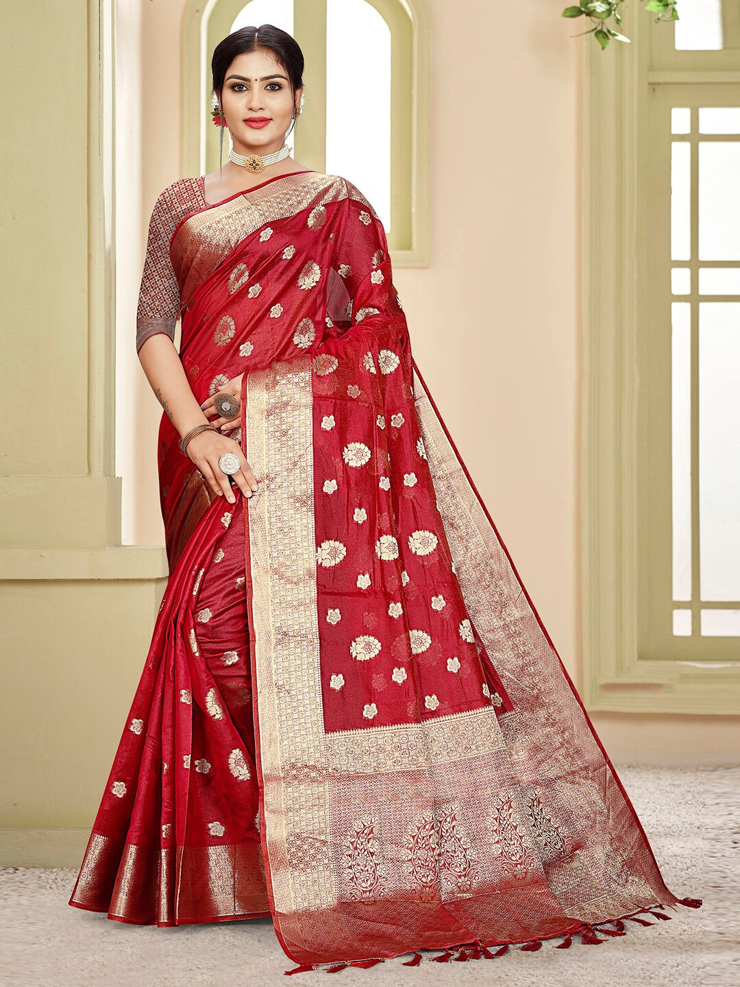 

Pisara Ethnic Motifs Woven Design Zari Organza Saree, Red