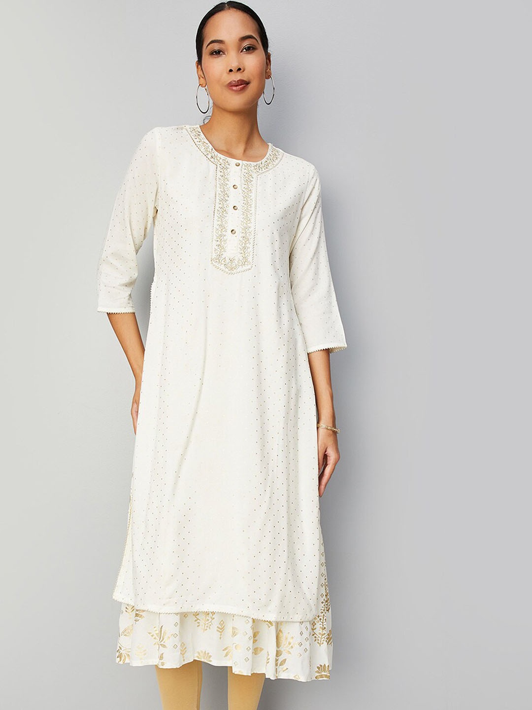 

max Geometric Printed Gotta Patti Layered Kurta, Off white