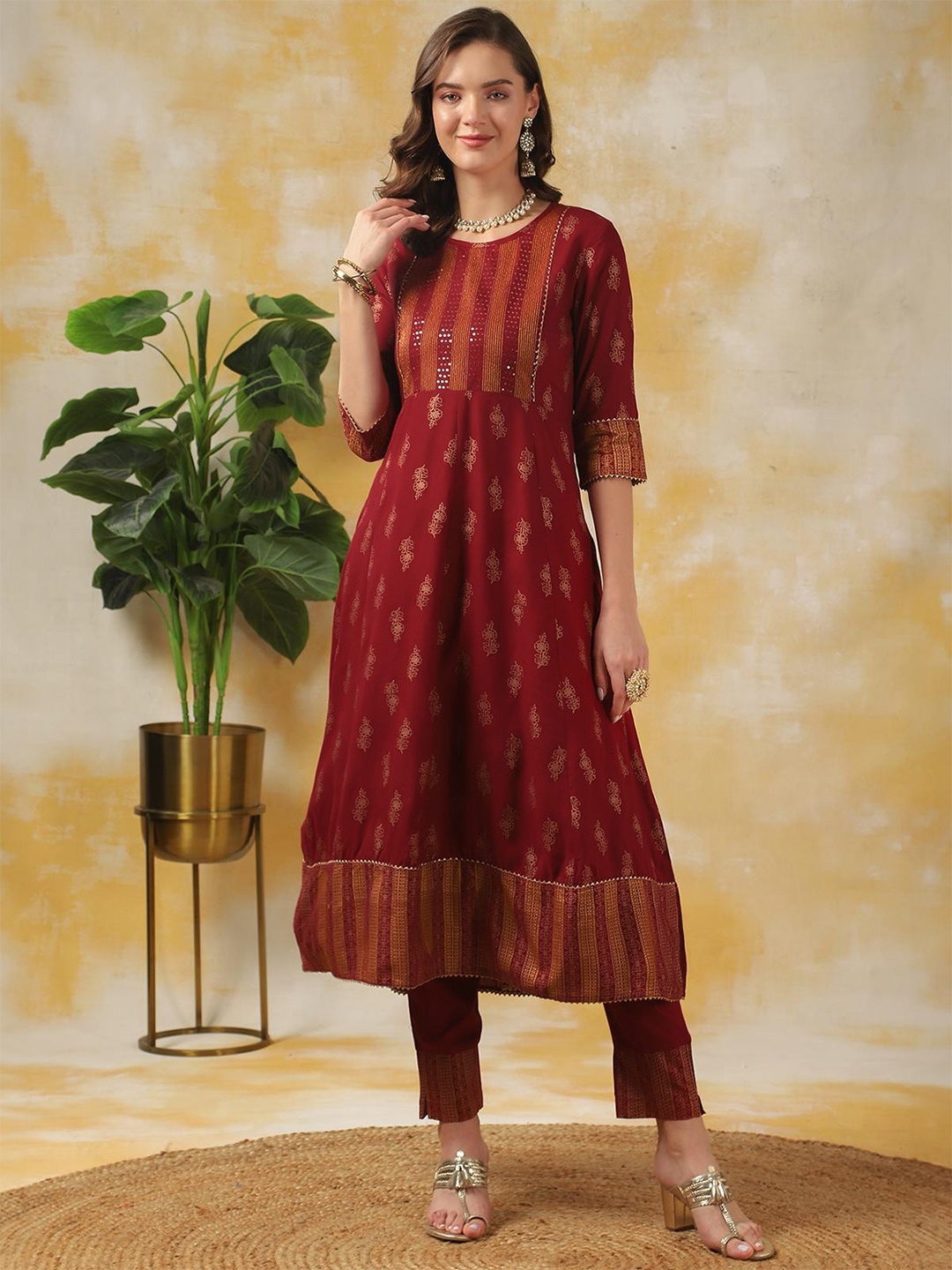 

Rangita Floral Printed Round Neck Anarkali Gotta Patti Kurta with Trousers, Maroon