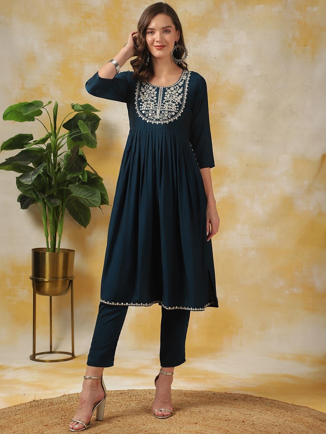 

Rangita Floral Yoke Design Empire Thread Work Pure Silk Kurti with Trousers, Teal