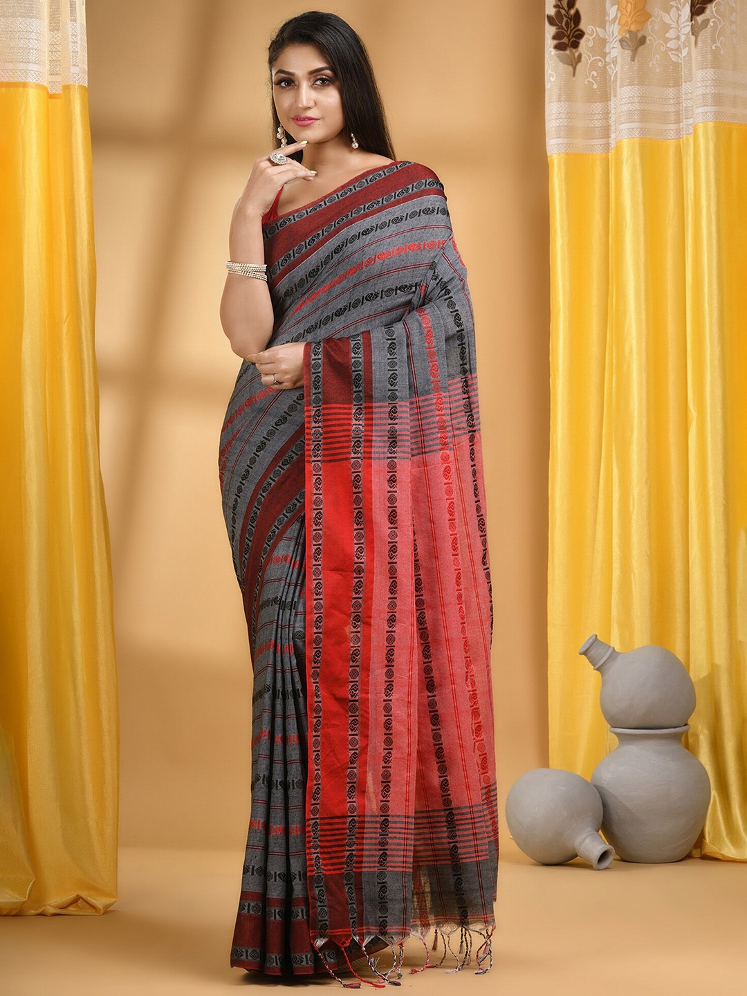 

DESH BIDESH Ethnic Motifs Woven Design Pure Cotton Taant Saree, Grey