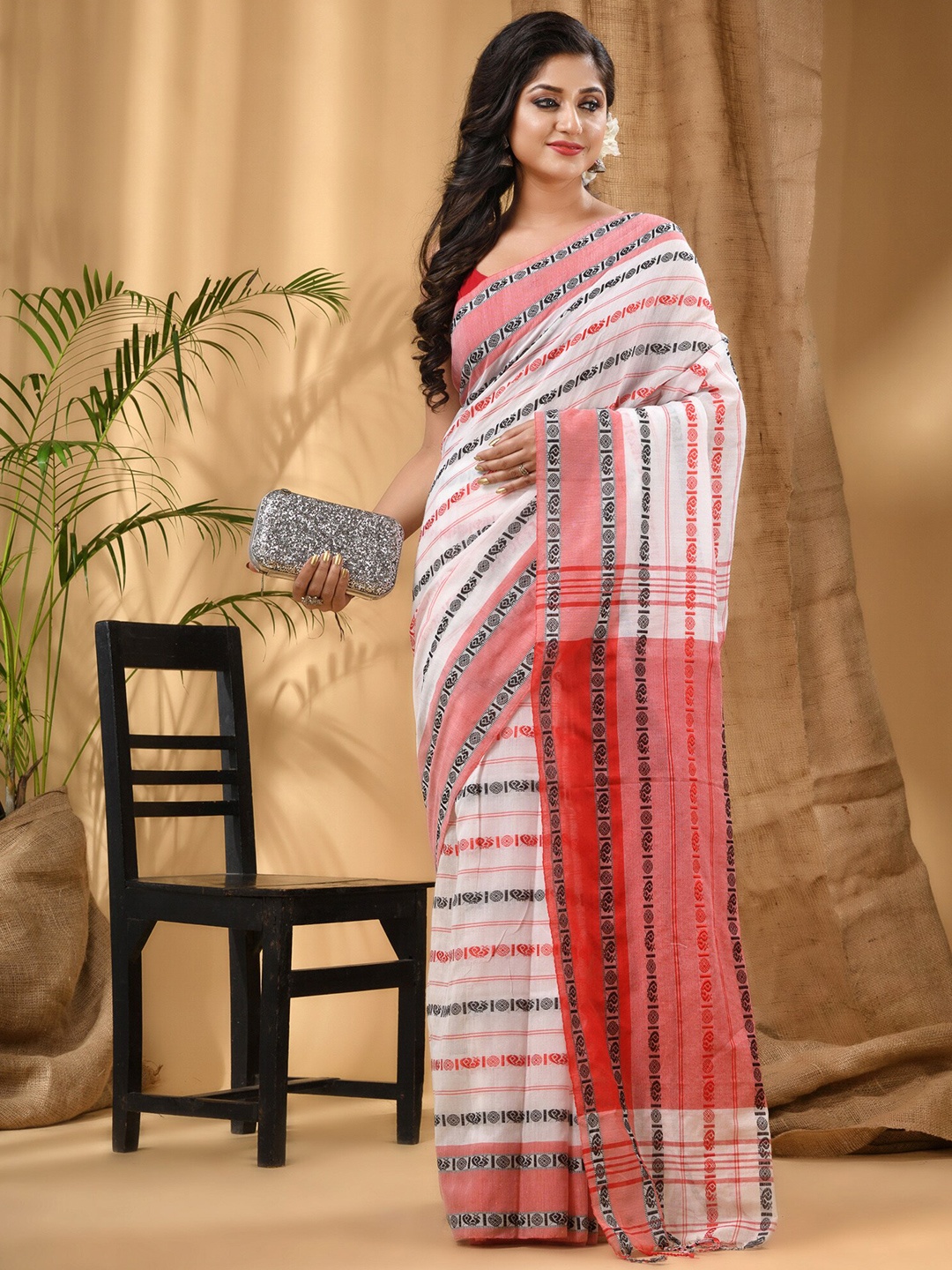 

DESH BIDESH Ethnic Motifs Woven Design Pure Cotton Taant Saree, White