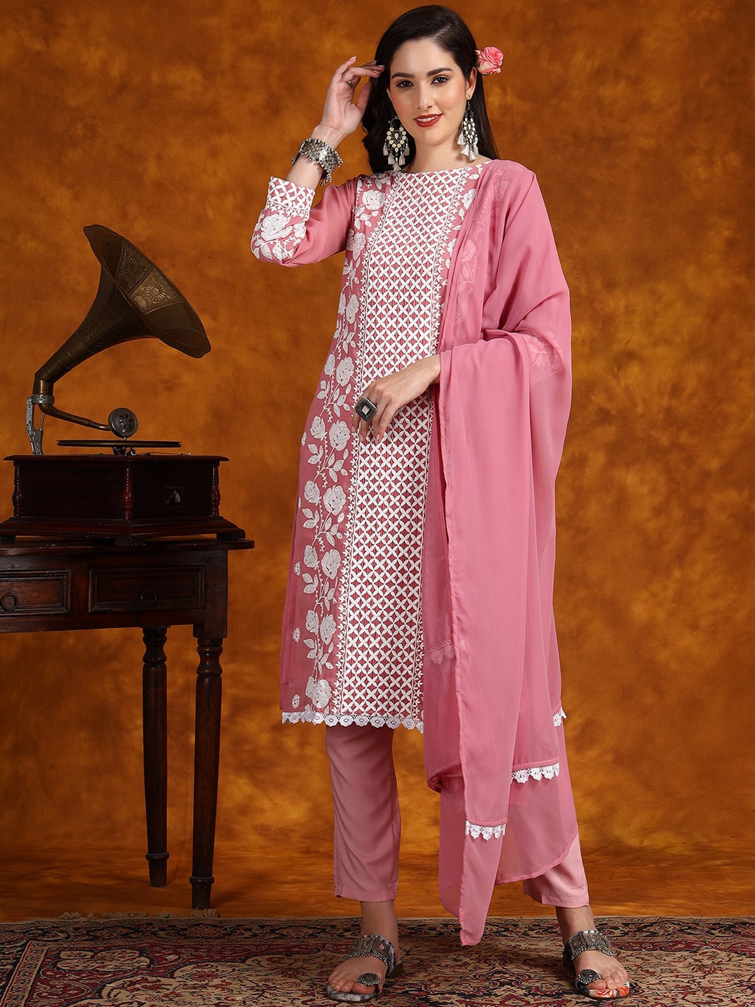 

HERE&NOW Floral Embroidered Thread Work Kurta with Trousers & Dupatta, Peach