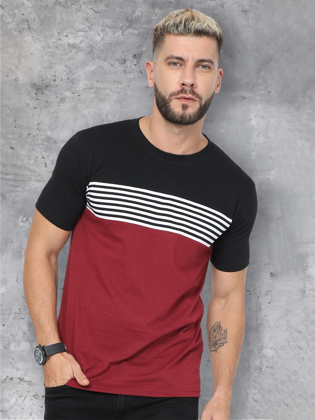 

fanideaz Colourblocked T-shirt, Maroon