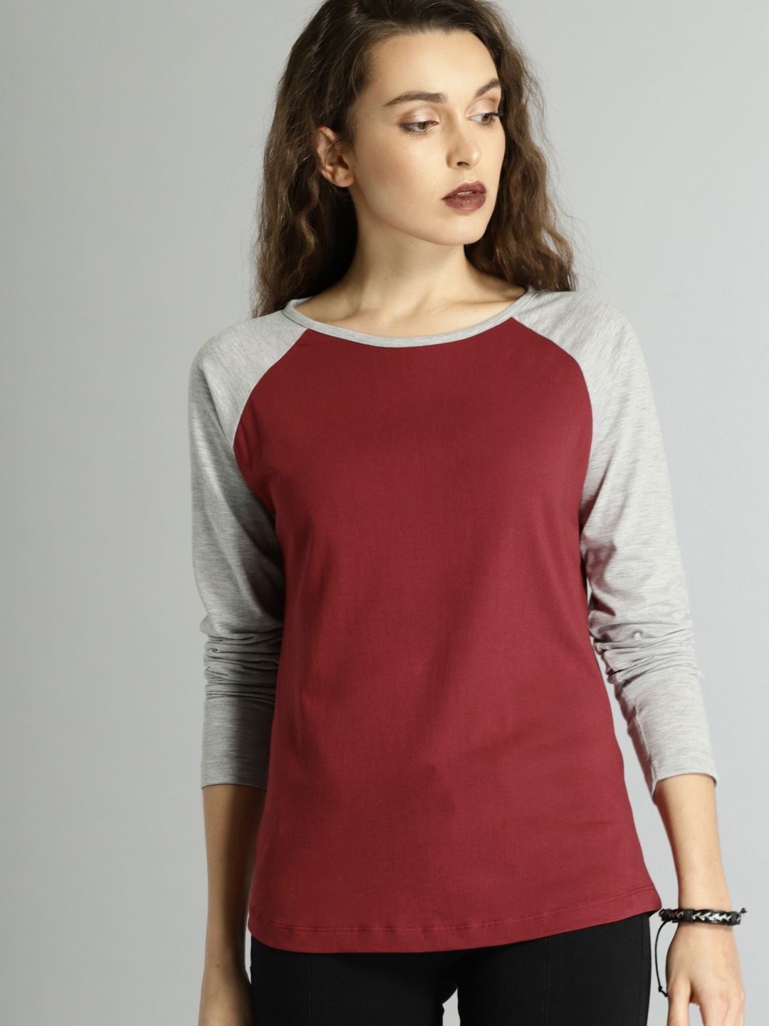 

Roadster Women Red Solid Round Neck Pure Cotton T-shirt