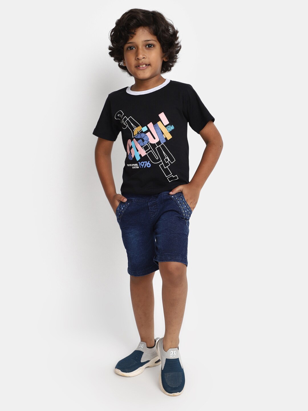 

V-Mart Kids Typographic Printed Pure Cotton T-shirt With Shorts, Black