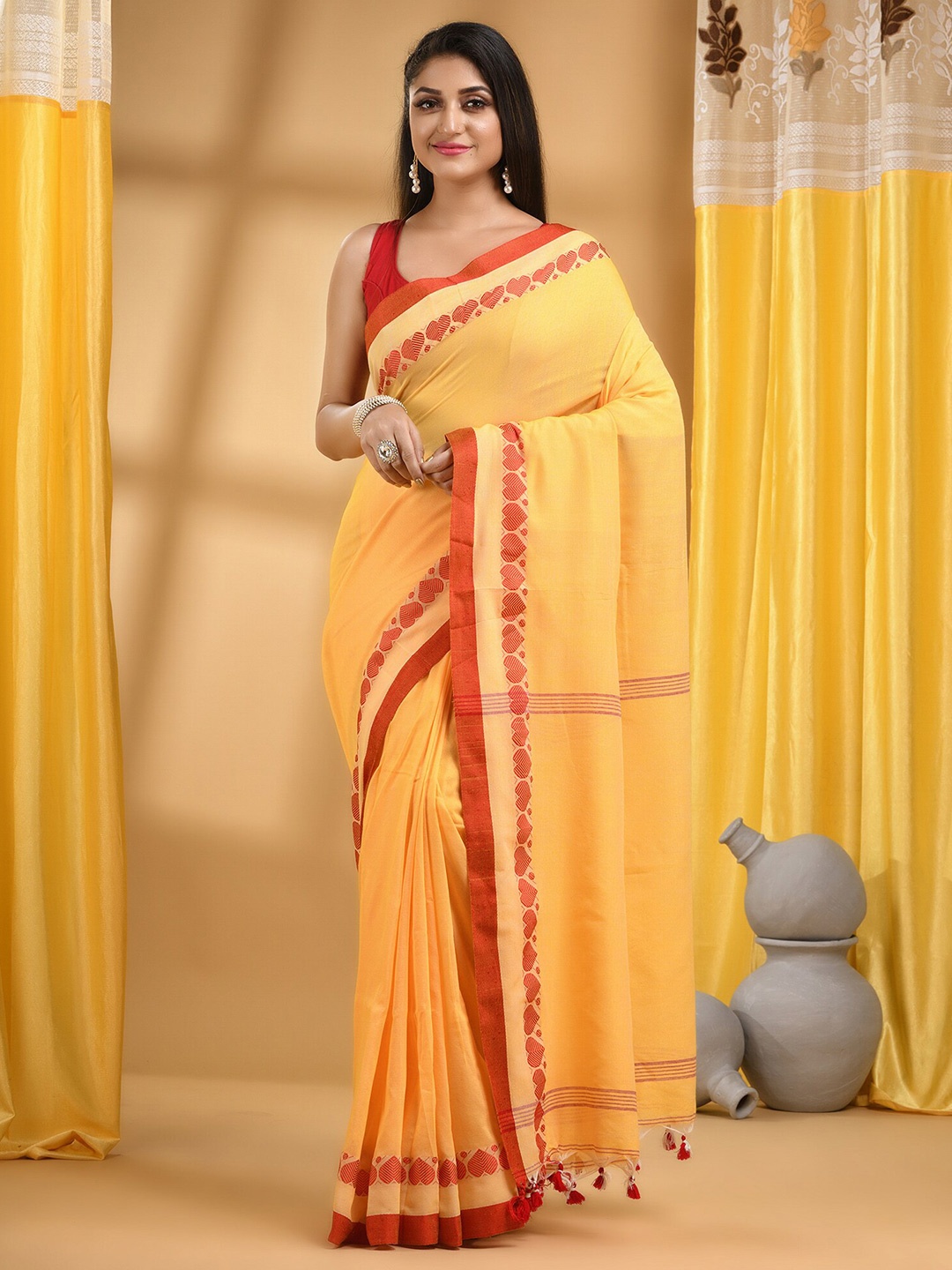 

DESH BIDESH Pure Cotton Handloom Taant Saree, Yellow