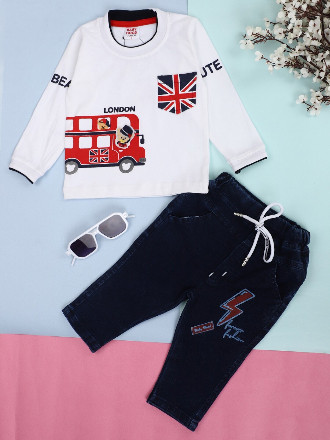 

V-Mart Kids Graphic Printed T-shirt with Trousers, White