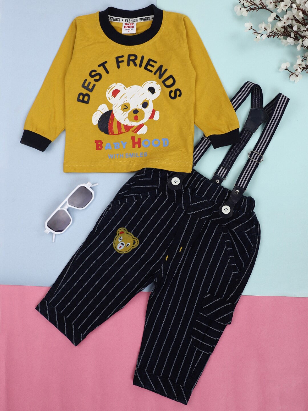 

V-Mart Infant Kids Printed Pure Cotton Dungaree With T-Shirt, Mustard