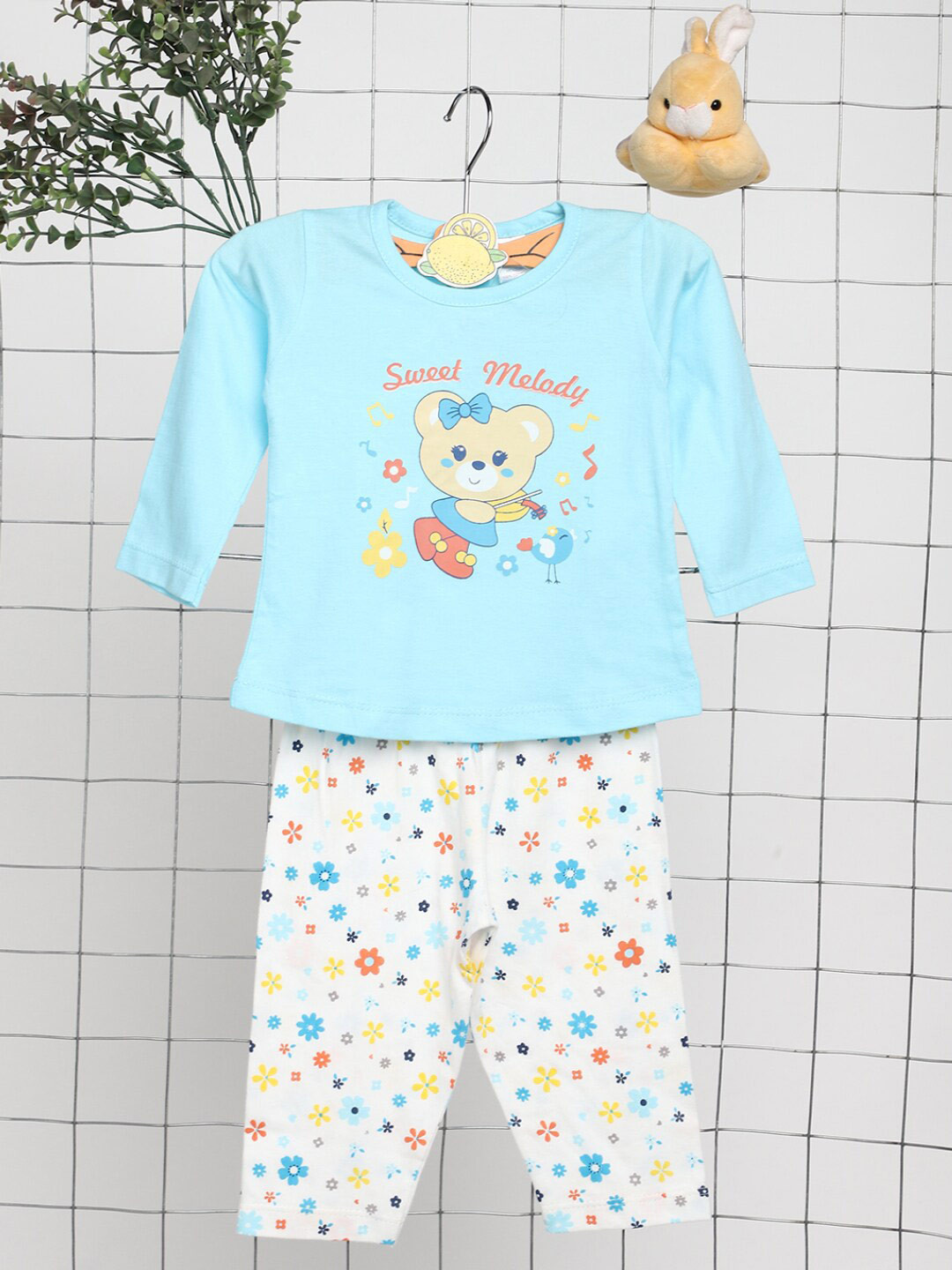 

V-Mart Girls Printed Pure Cotton T-shirt with Leggings, Blue