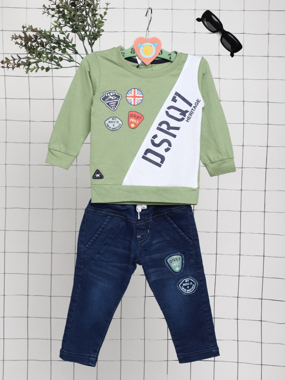 

V-Mart Infants Kids Printed Pure Cotton T-shirt With Trousers, Green
