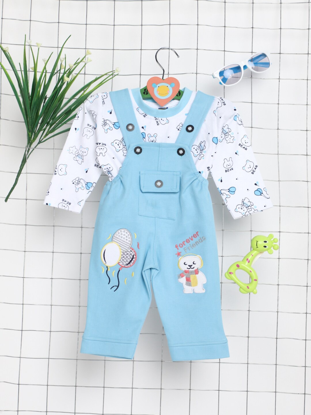 

V-Mart Infants Kids Conversational Printed Cotton T-shirt With Dungarees, Blue