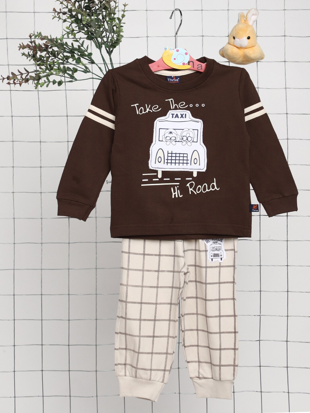 

V-Mart Kids Graphic Printed Pure Cotton T-shirt with Pyjamas, Brown