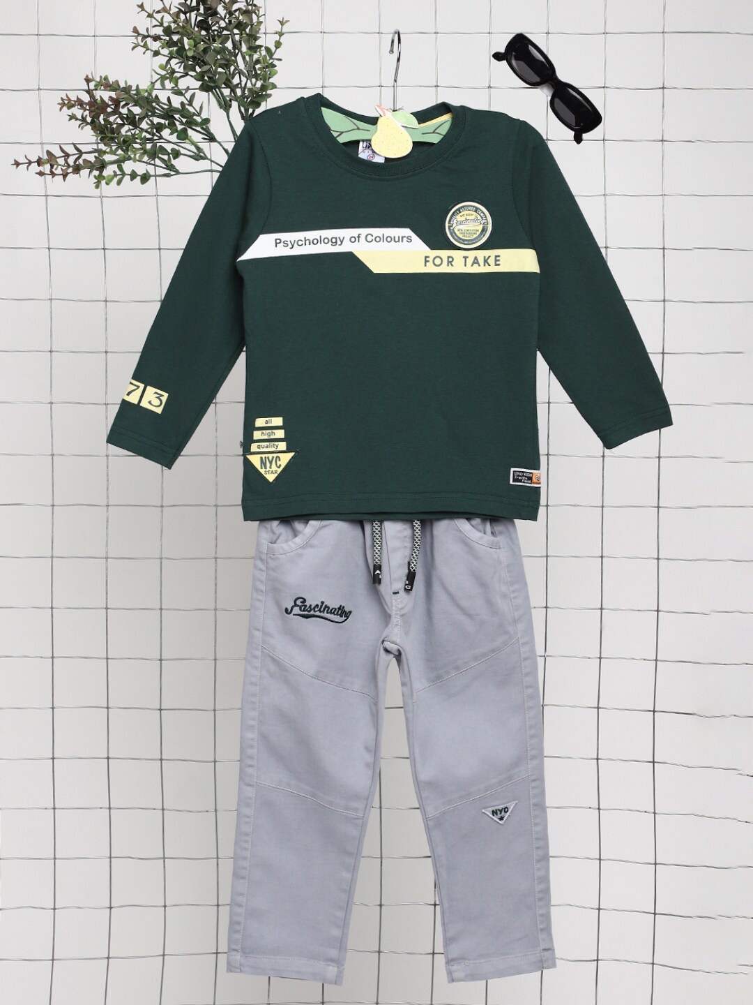 

V-Mart Infants Typography Printed Round Neck Pure Cotton T-shirt with Trousers, Green