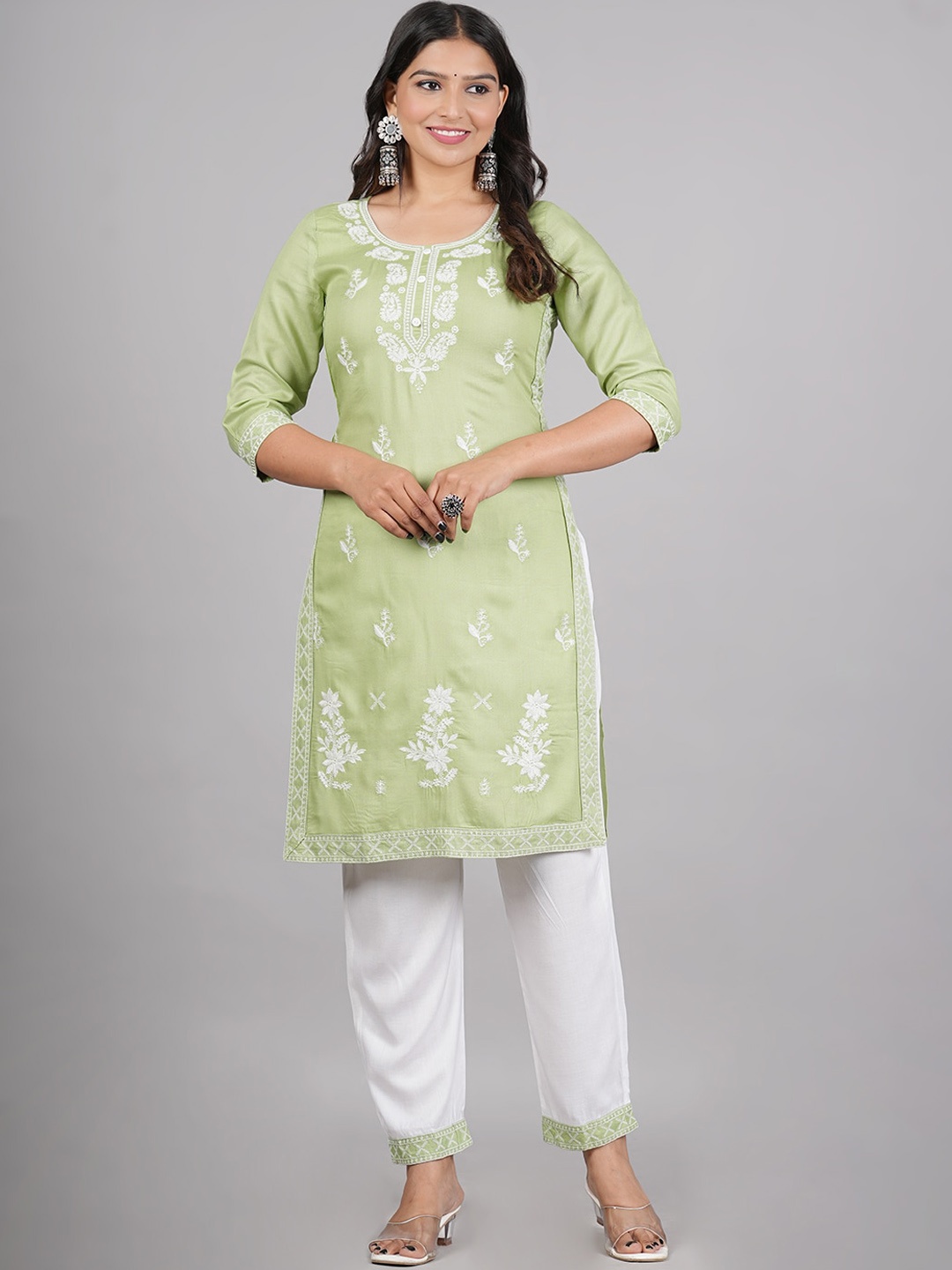 

AARYAHI Ethnic Motifs Embroidered Straight Kurti With Trousers & Dupatta, Green