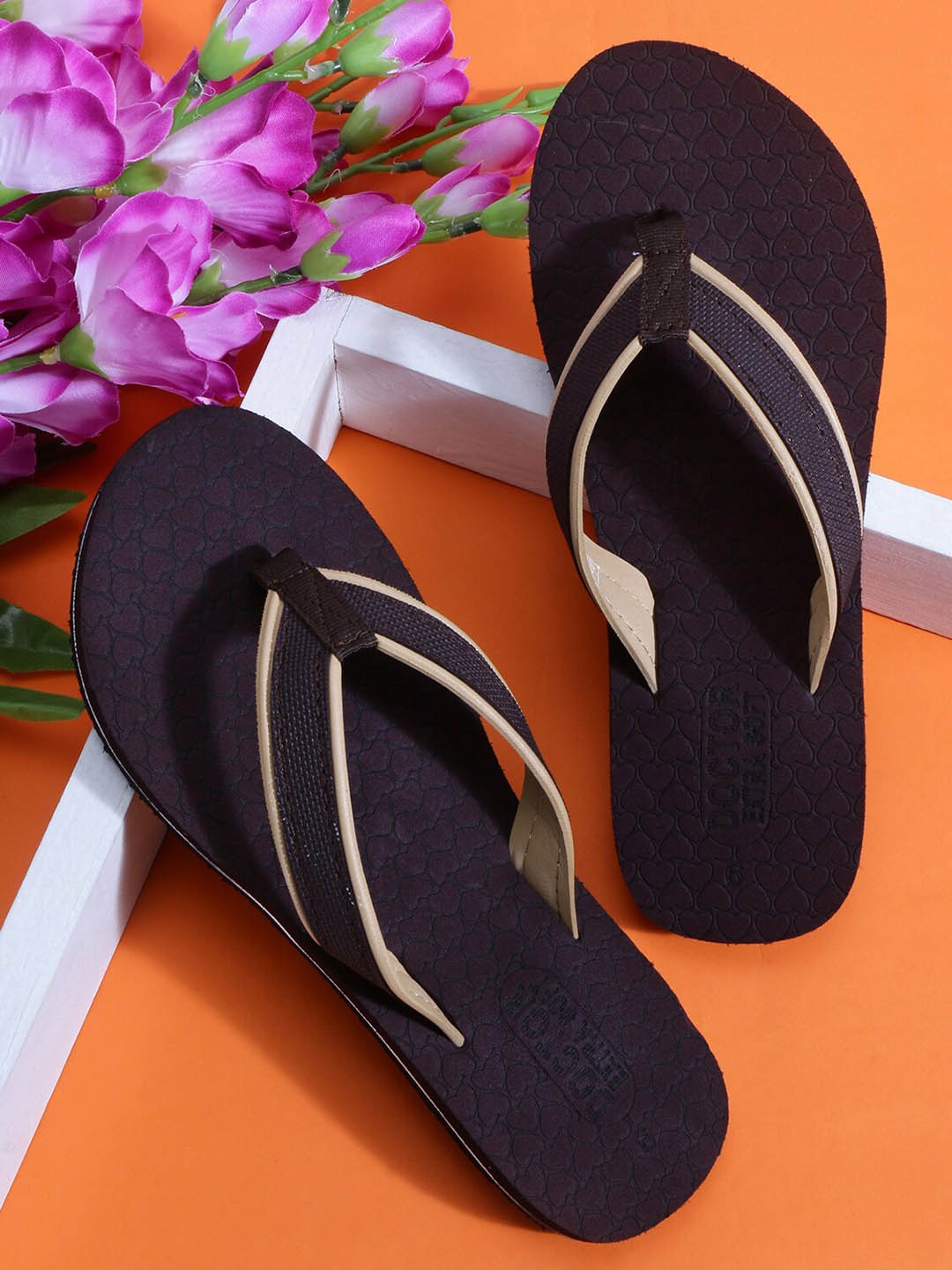 

DOCTOR EXTRA SOFT Women Textured Bounce Back Technology Non-Slip Thong Flip-Flops, Brown