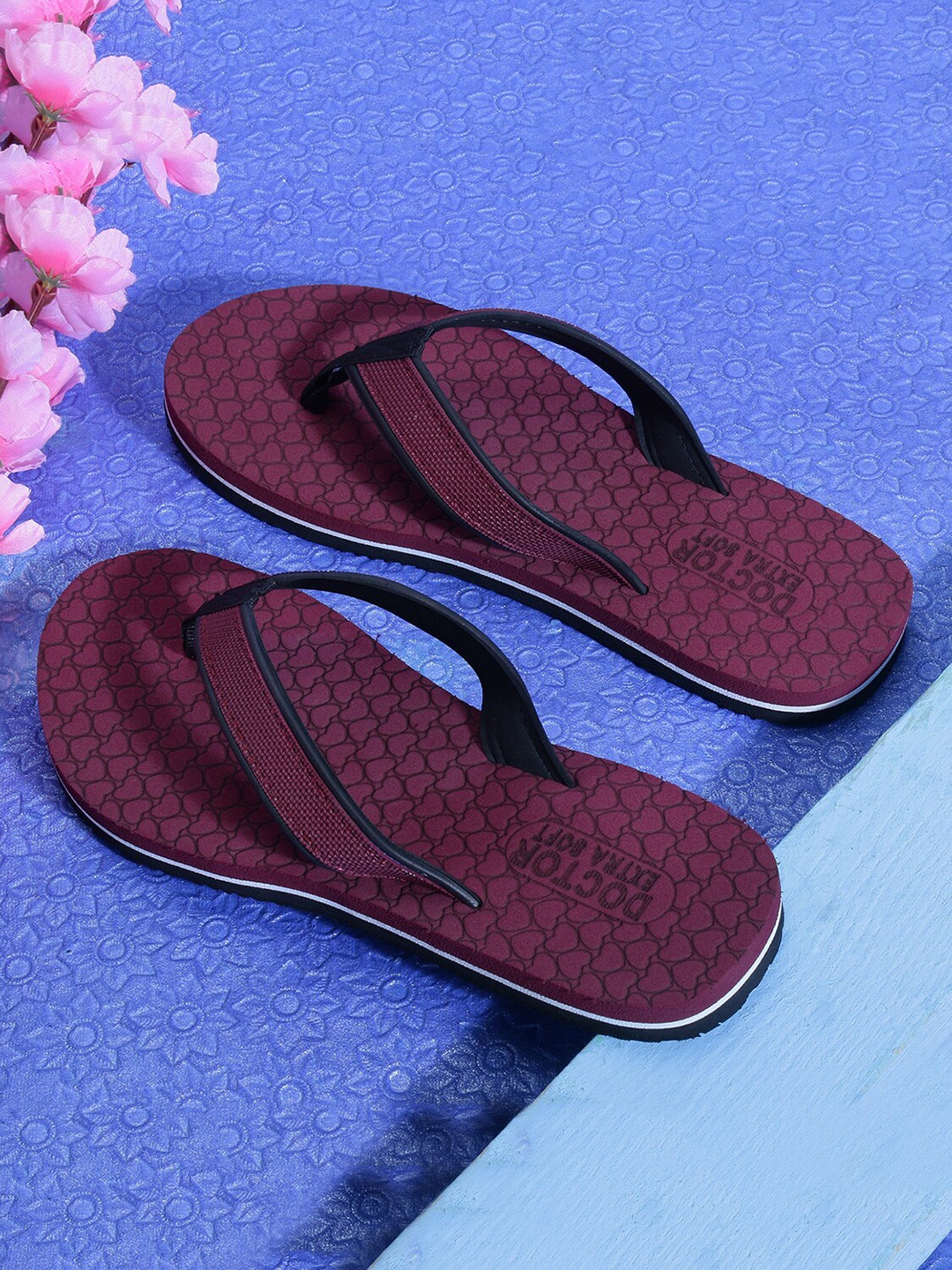 

DOCTOR EXTRA SOFT Women Textured Bounce Back Technology Non-Slip Thong Flip-Flops, Maroon