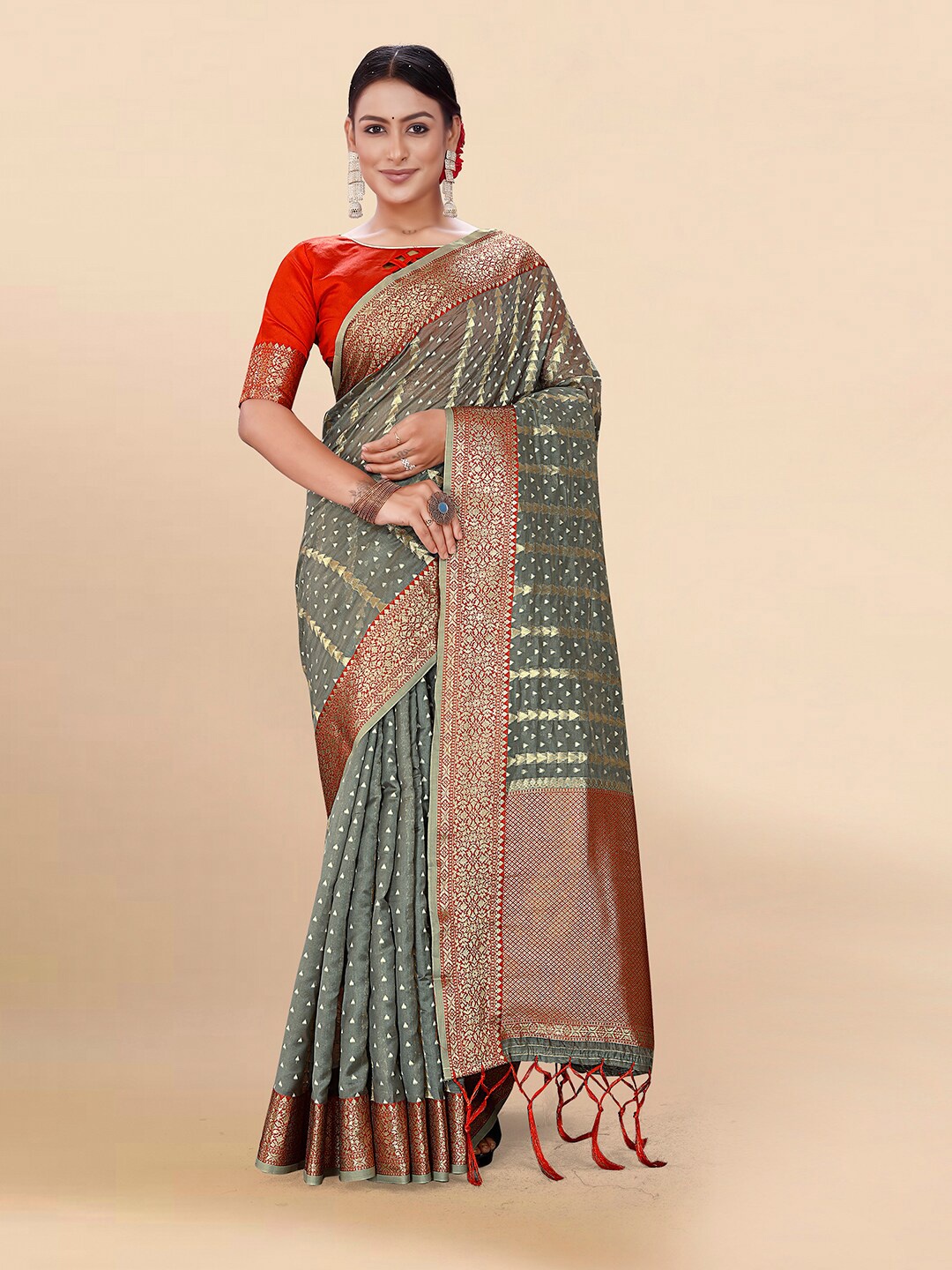 

Pisara Woven Design Zari Organza Saree, Grey