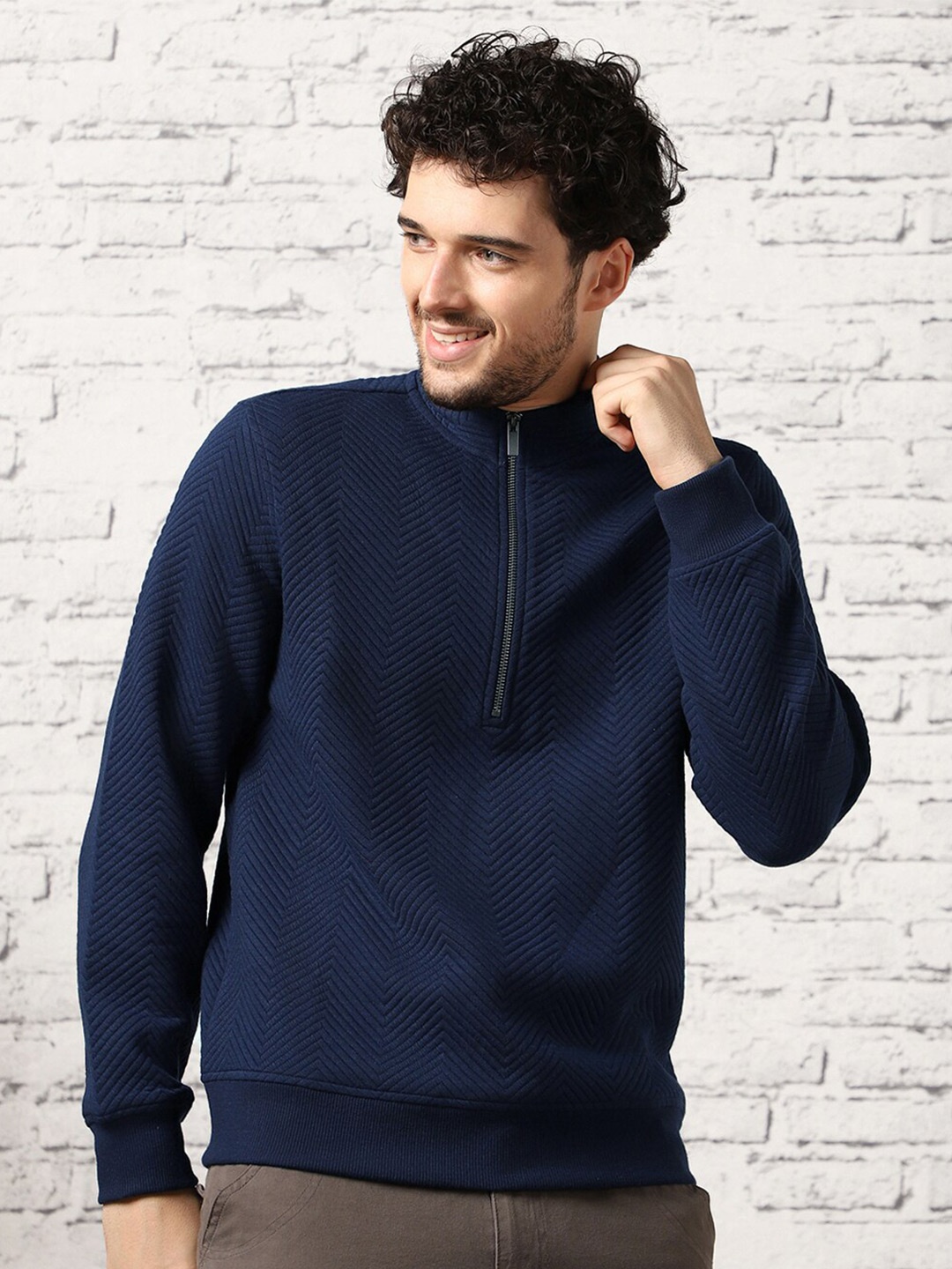 

NOBERO Self Design Mock Collar Pullover, Navy blue