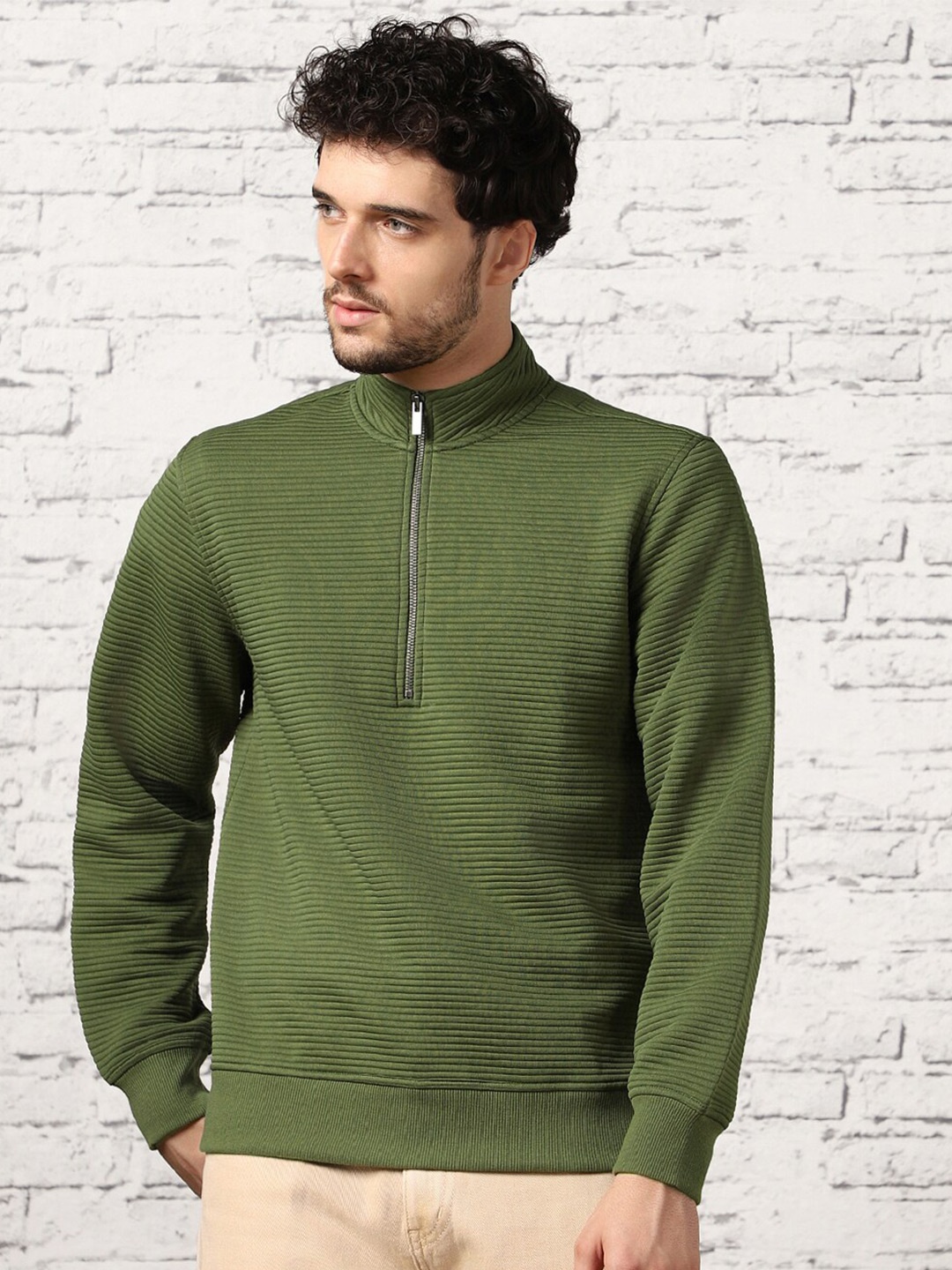 

NOBERO Self Design Quilted Pullover, Green