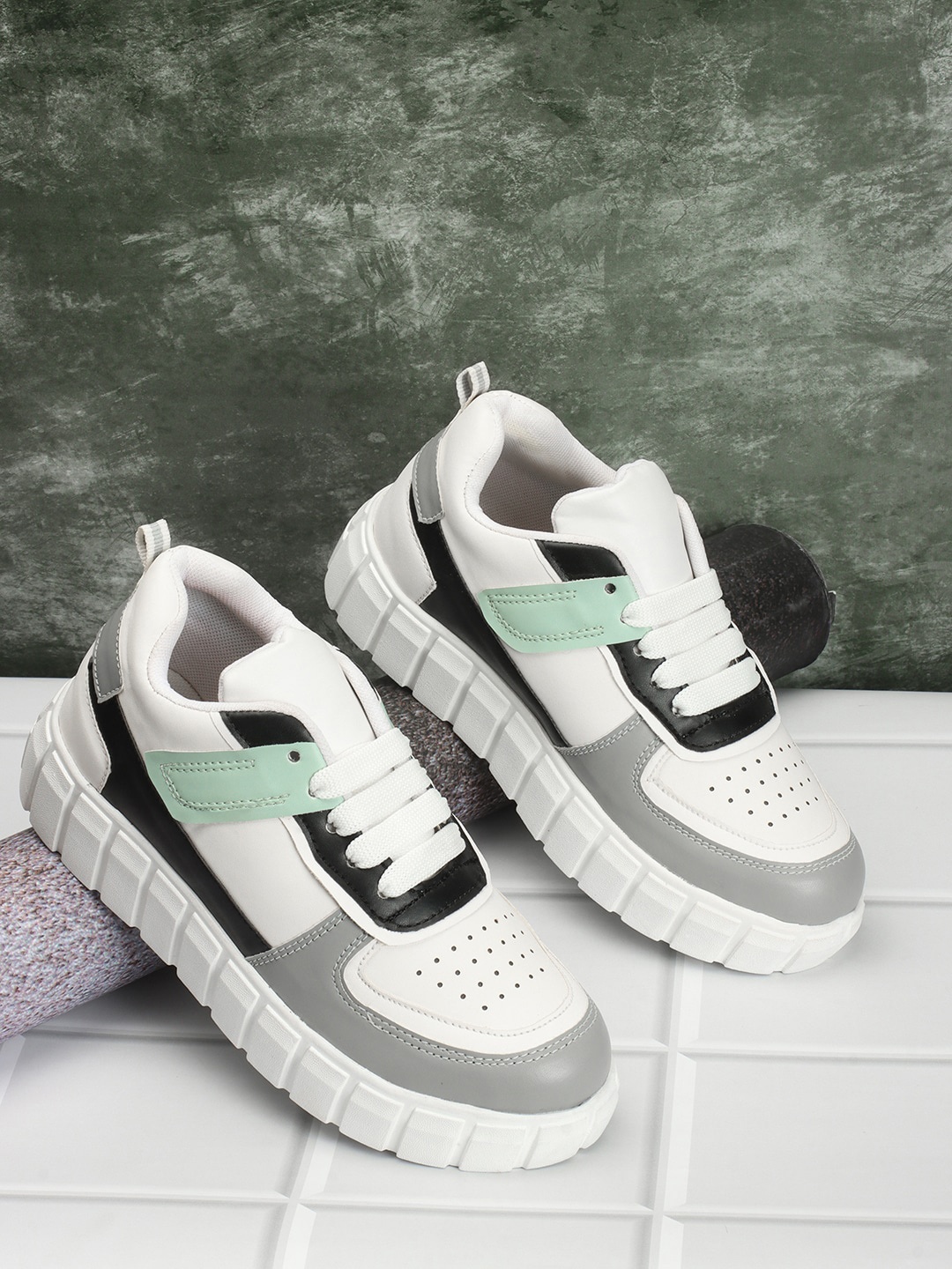 

OPHELIA Women Colourblocked Lace-Up Sneakers, Grey